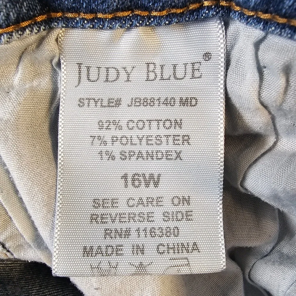 Judy Blue High Rise Bootcut Light Wash Raw Hem Double Button 16W - Picture 4 of 8